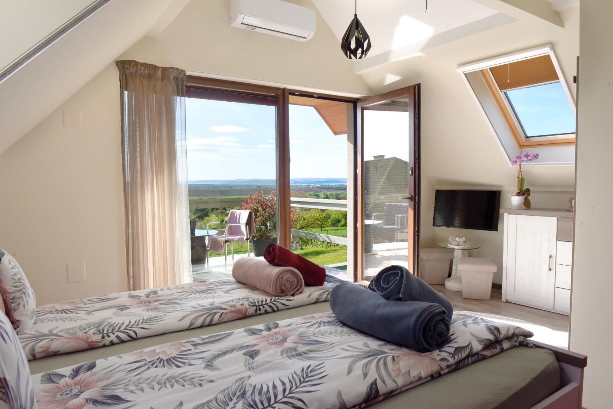 Jodi-Hegy Resort Siófok Eksteriør billede